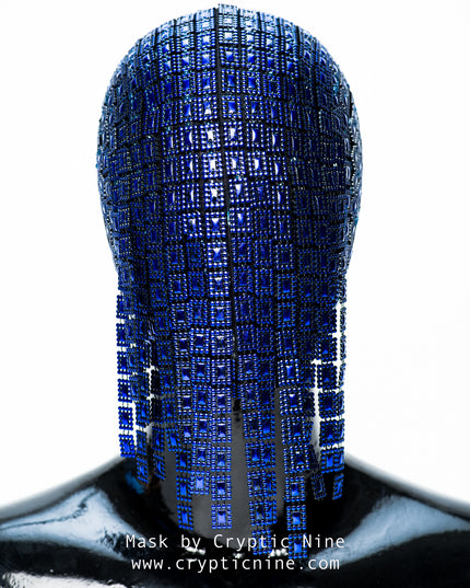 Der Gladiator – Couture-Maske mit rotem Hängebesatz