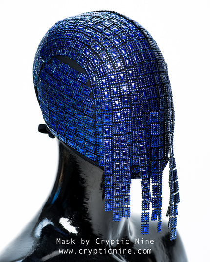 Der Gladiator – Couture-Maske mit rotem Hängebesatz