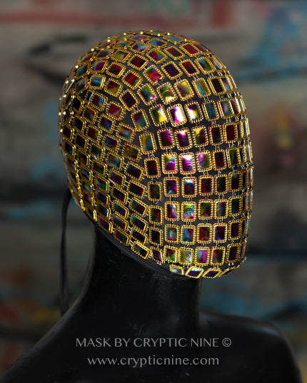 Cosmic Disco V.1 – Mehrfarbige Maske mit Goldbesatz
