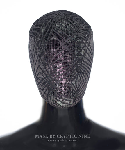 Schwarze Shadow Maze Spitzenmaske, handgefertigtes quadratisches Schmuckmuster aus Metall